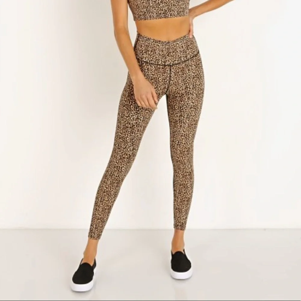 Varley Leopard Workout Set - Picture 6 of 14